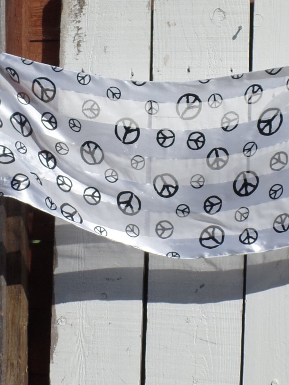 PEACE LOVE Scarf - Picture 8 of 10